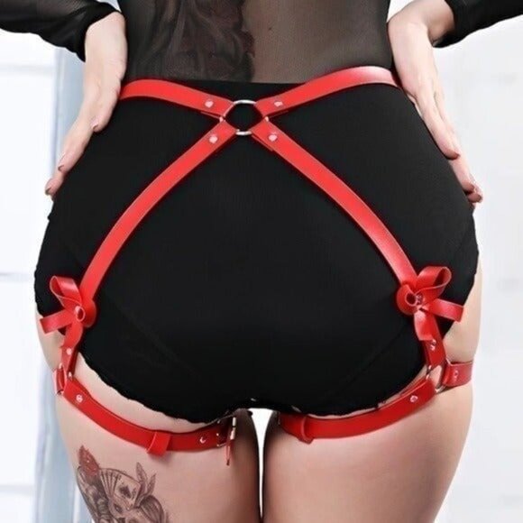 Red PU Leather Bow Garter - Picture 2 of 3